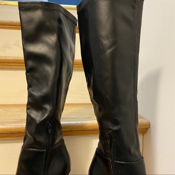 Black High-Heel Boots, Knee-High - Picture 4 of 10